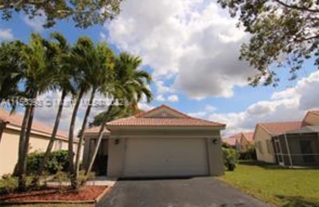 4451 Dogwood Circle - 4451 Dogwood Circle, Weston, FL 33331