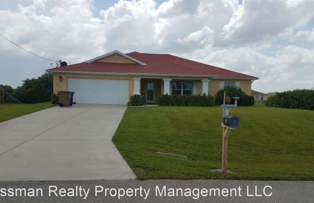 364 Pinehurst Ave - 364 Pinehurst Avenue, Lehigh Acres, FL 33974