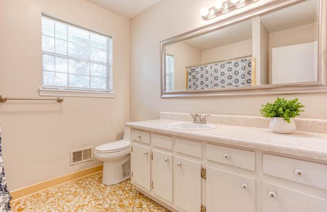 3959 Wedgewood Drive - 2