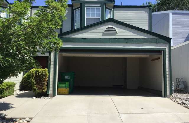 Charming 3 bed 1.5 bath townhome in Eagle Highlands