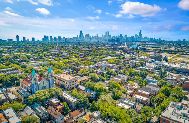 2254 North Southport Ave. Apt.