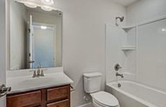 UP TO 2 MONTHS FREE RENT WITH 12 OR 24 MO LEASE! PET FRIENDLY 4BR w/ Large Fenced Yard – Williamson Co Schools