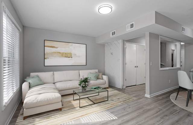 Beautifully Renovated Townhouse Near Downtown Clayton- EARN A MOTH OF UTILITIES!!