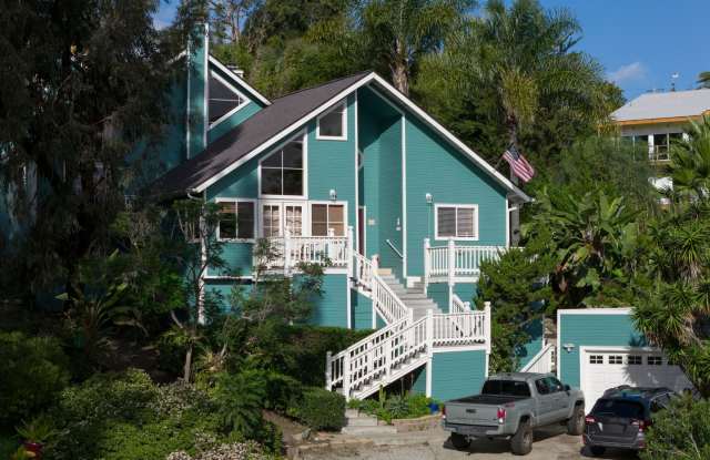 3 Bedroom + Loft + Office Oceanside Home