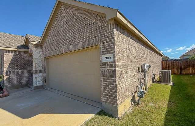 309 Hackberry Street