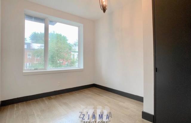 242 Hawthorne Street