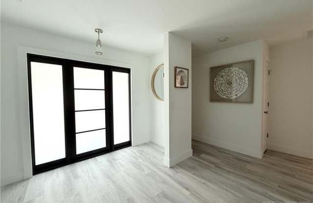 1196 SE Saint Lucie Boulevard