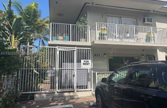 921 Meridian Ave