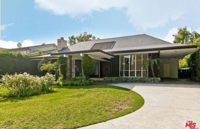 Photo of 719 N Bedford Dr