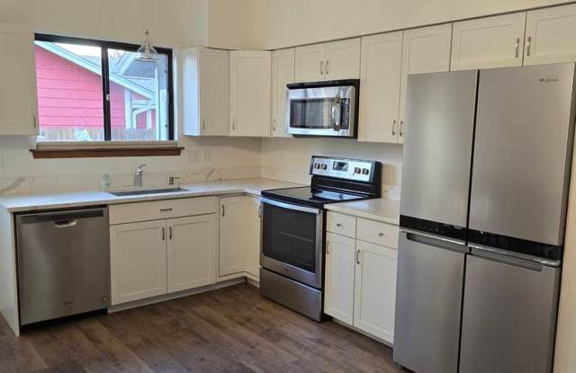 Charming 3BR House in Louisville