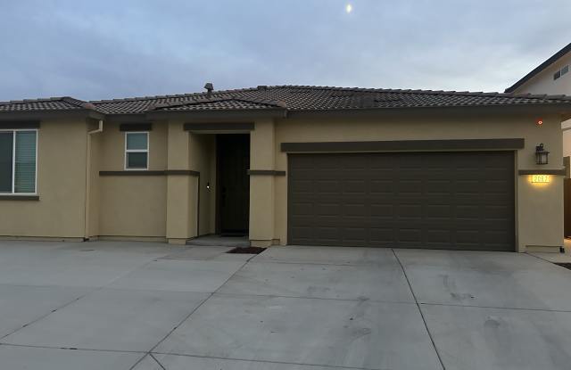 Photo of 2067 Greenbriar Drive