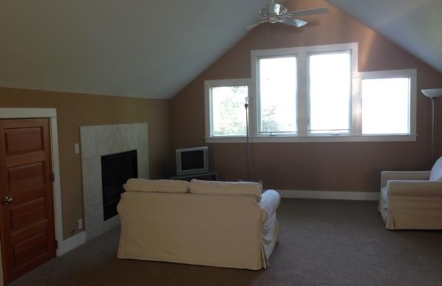 11091 Battle Point Drive Northeast