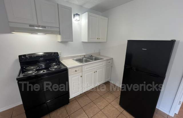 925 Shallowford Road