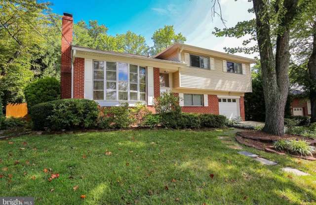 9703 SINGLETON DR - 9703 Singleton Drive, Bethesda, MD 20817