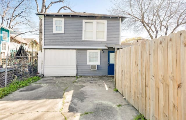 708 1 2 Byrne Street Houston Tx Apartments For Rent