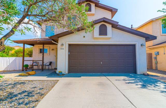 COMING SOON - 3 bed 3 bath aprox 1678 sq ft - Desirable Neighborhood close to Almeda and Louisiana