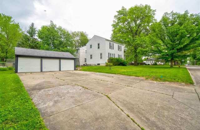 $1,200 | 2 Bedroom, 1 Bathroom 1st Floor Apartment | No Pets | Available for an Immediate Move In!