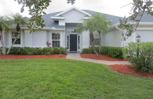 Photo of 935 Southlakes Way Southwest