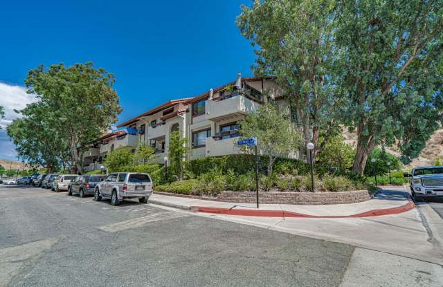 Photo of Canyon Oaks 2 Bedroom Rental Home in Canyon Country.