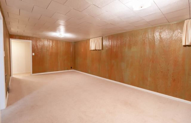 1518 Hot Springs Avenue - 2