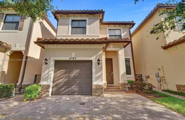 4743 NW 59th St