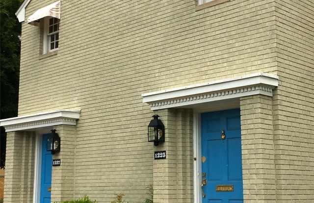 1225 NW 38th Street
