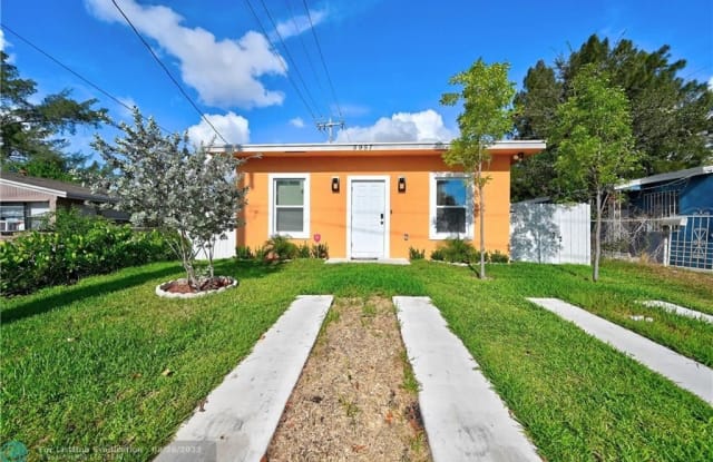 5957 Pinewood Ave - 5957 Pinewood Avenue, West Palm Beach, FL 33407