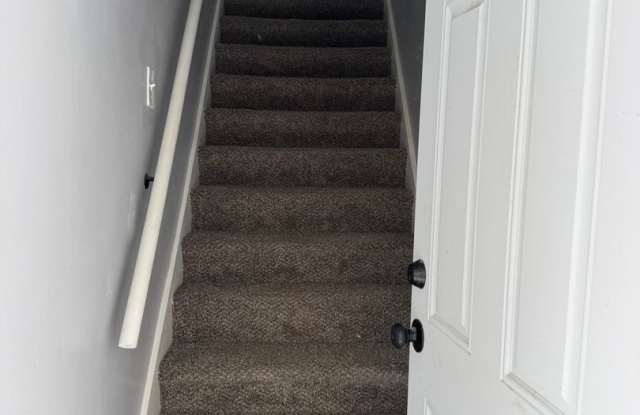 Photo of 2nd floor 2 bedroom 1 bath newly remodeled unit