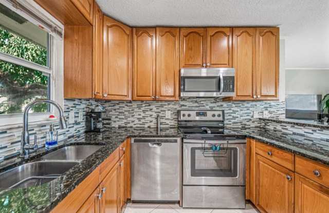 1242 Wyndcliff Drive, Wellington, FL 33414