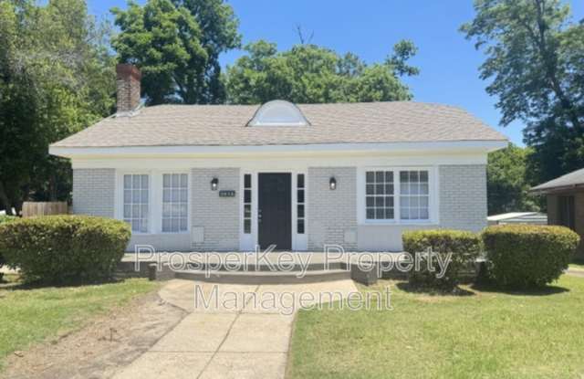 2309 Willard St