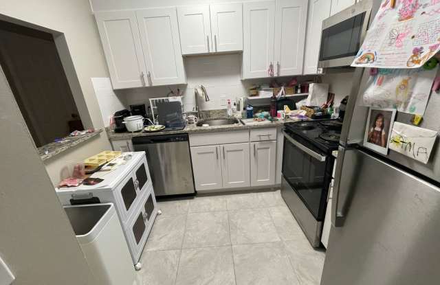 Photo of 2-bed near I-95 w/parking