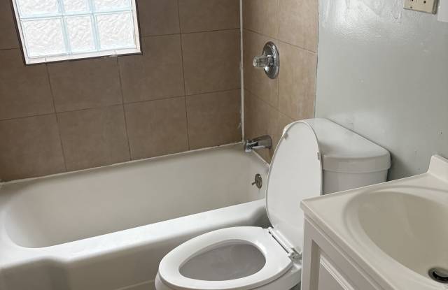 27 Fargo AvenueUnit 1 (Lower Front)