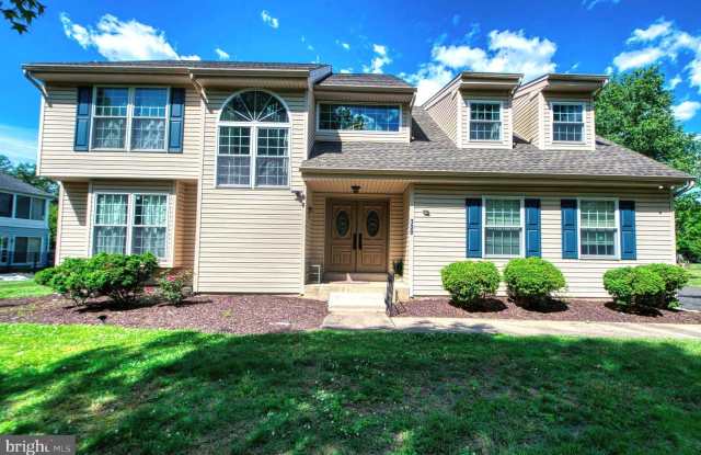 139 MALLARD Drive W