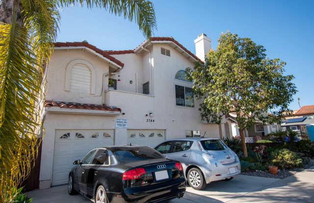 Updated North Park 2 Bedroom Home With Garage and In Unit W/D