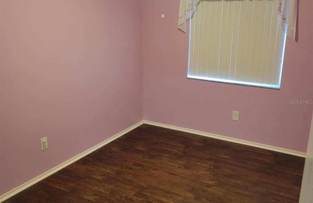 1050 HUNTINGTON COURT