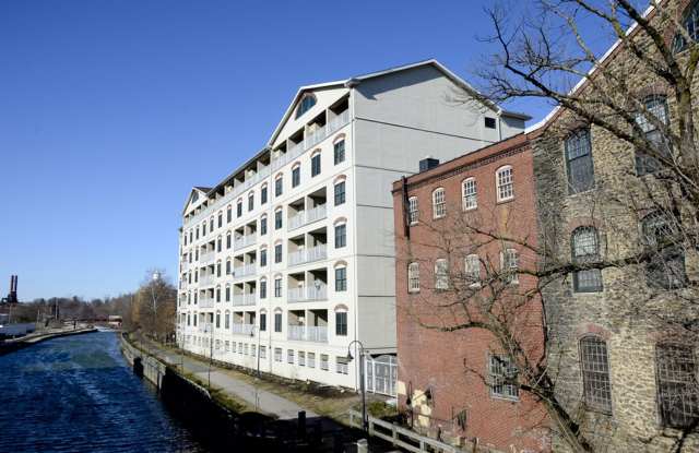 Live the Manayunk lifestyle you’ve been dreaming about — steps from Main Street, minutes from Center City.