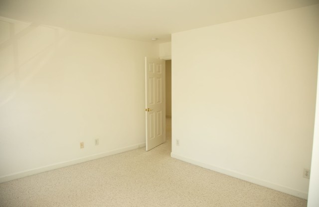 Three Bedroom Townhouse Available in Forest Lakes photos photos