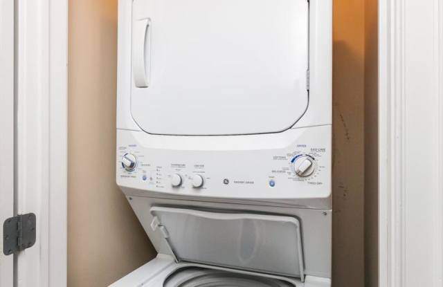 1712 West North Avenue