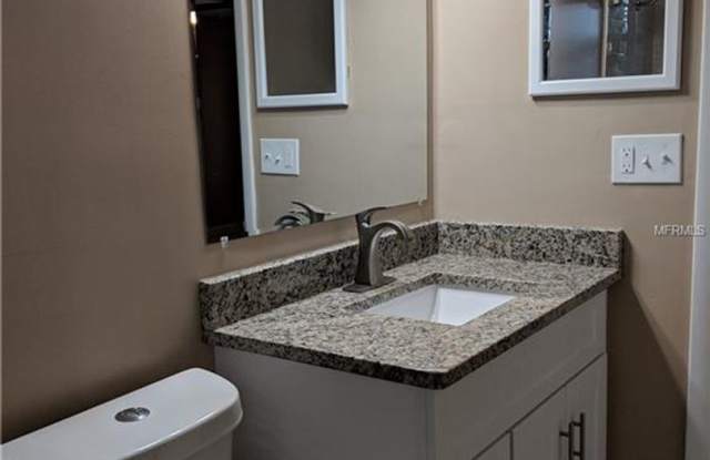 Photo of 213 W Cleveland St