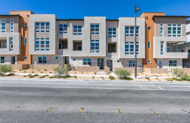 2498 Indigo Mountain Street
