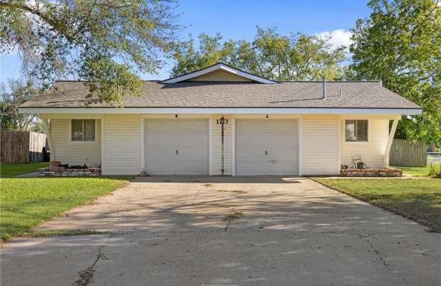 1717 Lawyer Street