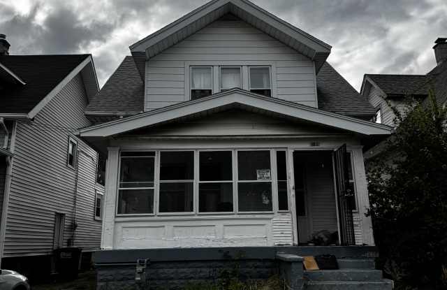 Photo of 2225 Academy Ave