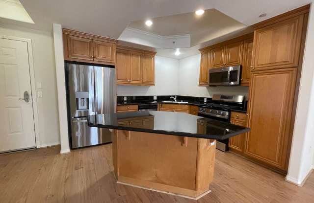 Updated Condo on Top Floor in Harbor City