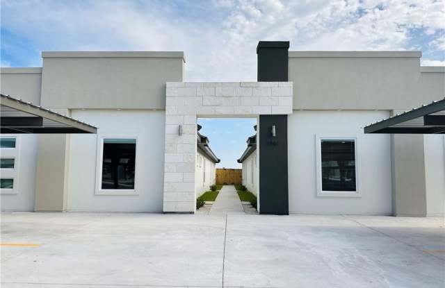 Photo of 1701 W Violet Drive unit: 1