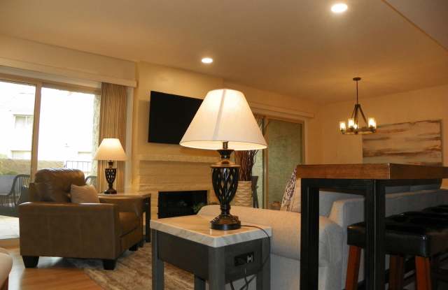 Photo of 7360 N Via Camello Del Norte -- unit: 201