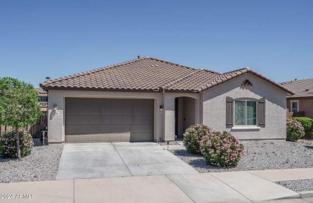 739 N 156th Lane