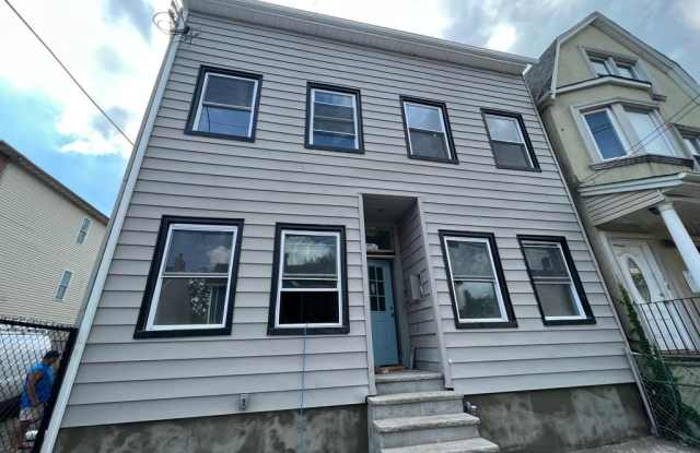 122 Livingston Street - 2L