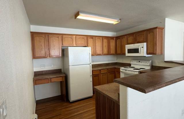 3BD/2BA New Castle Apartment | 2-Car Garage| 1 Month FREE