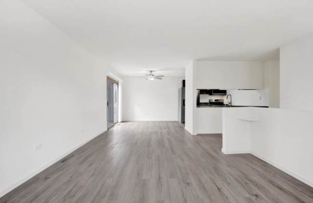 205 W Winchester Road, Libertyville