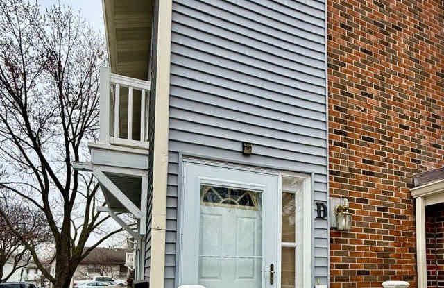 330 Hampton Court unit: D